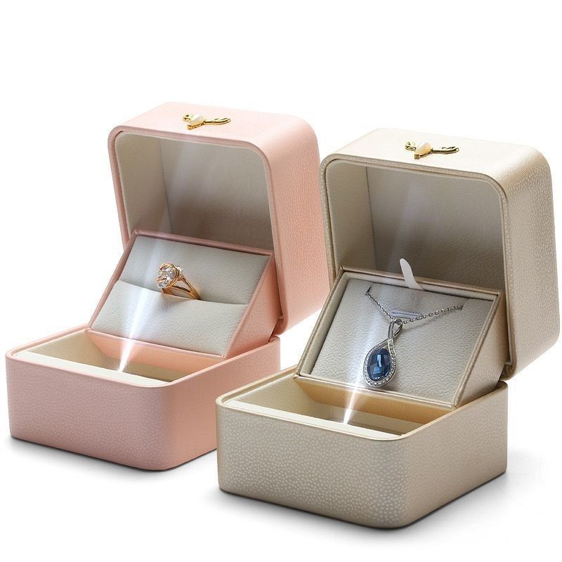 ปลายการสร้างสรรค์ LED แสงออกแสง หลอดหมั้นวงจรกล่องแสดงวงจรเดียว Pendant กล่องเครื่องประดับ กล่องของขวัญ กล่องหนัง PU